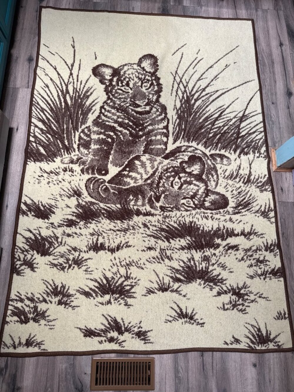 Vintage San Marcos Reversible Tiger Blanket Brown & Cream 60" x 80" Flaws